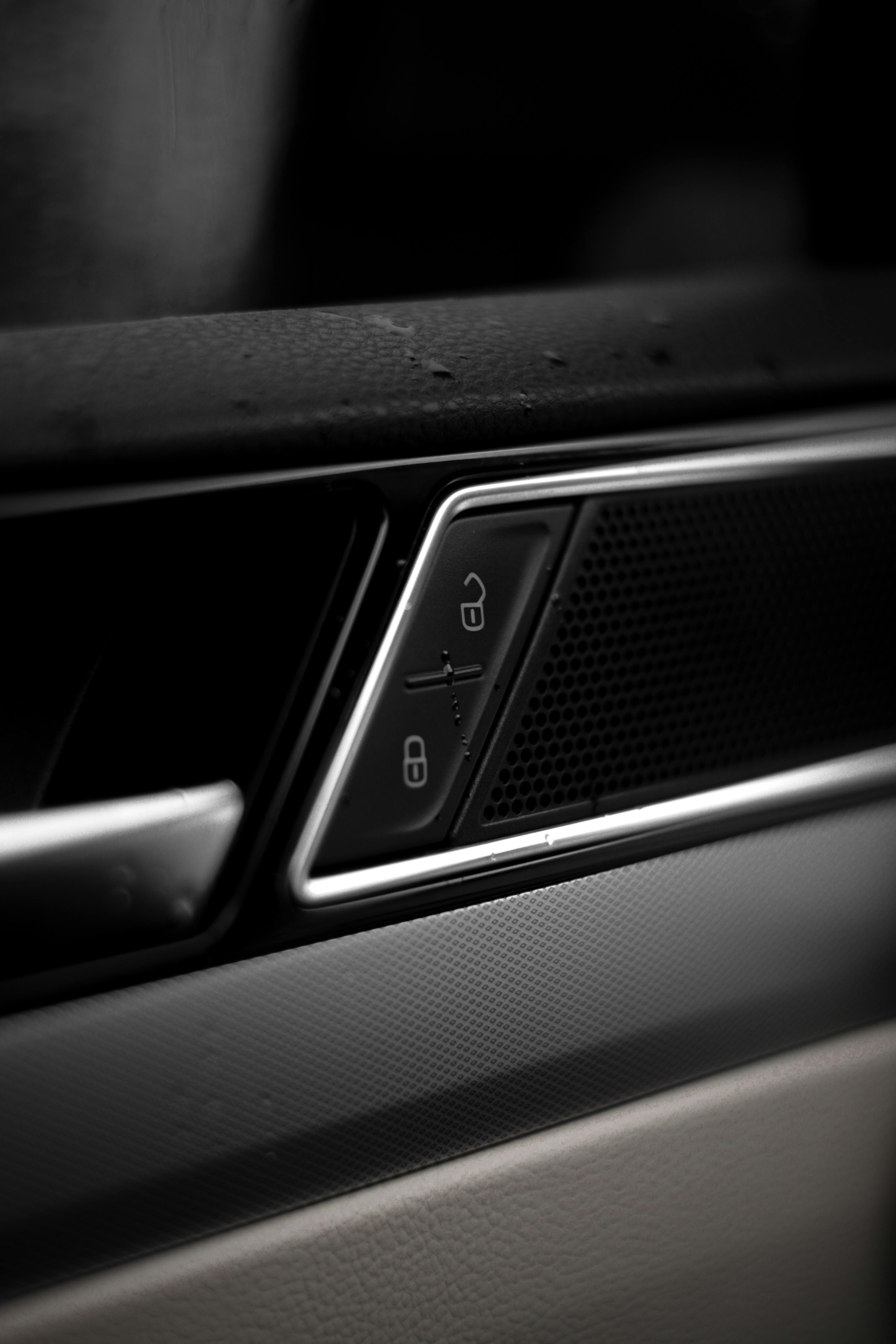 Moldes para componentes plásticos e metálicos da indústria automóvel